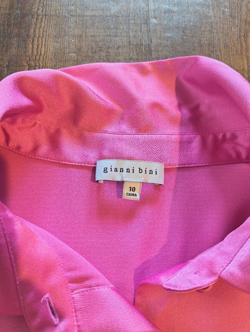 Gianni Bini Hot Pink Button-Down Collared Long Sleeved Blouse Office Night Out - Picture 2 of 11